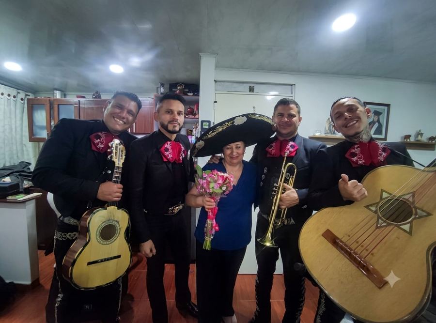 Grupo mariachi con trompeta en vivo en Bogotá